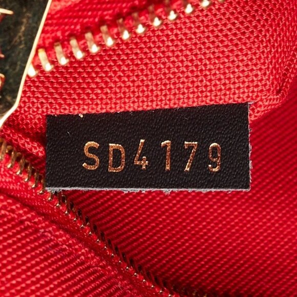 Louis Vuitton Monogram Giant Reverse Canvas Onthego GM Tote Bag - Picture 8 of 9